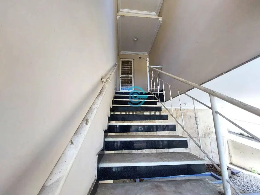 Casa com 4 quartos para alugar, 300m2 em Zé Garoto, Sao Goncalo - RJ - imagem 5 Foto 5 de Casa com 4 quartos para alugar, 300m2 em Zé Garoto, Sao Goncalo - RJ