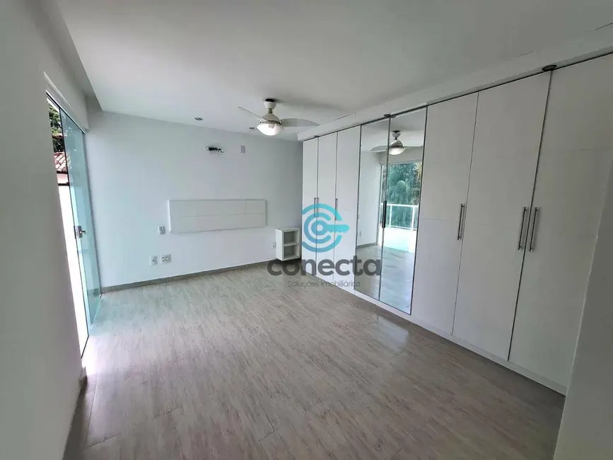 Casa com 3 quartos à venda e para alugar, 225m2 em Piratininga, Niteroi - RJ - imagem 8 Foto 8 de Casa com 3 quartos à venda e para alugar, 225m2 em Piratininga, Niteroi - RJ