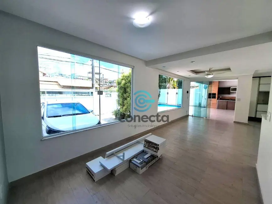 Casa com 3 quartos à venda e para alugar, 225m2 em Piratininga, Niteroi - RJ - imagem 4 Foto 4 de Casa com 3 quartos à venda e para alugar, 225m2 em Piratininga, Niteroi - RJ