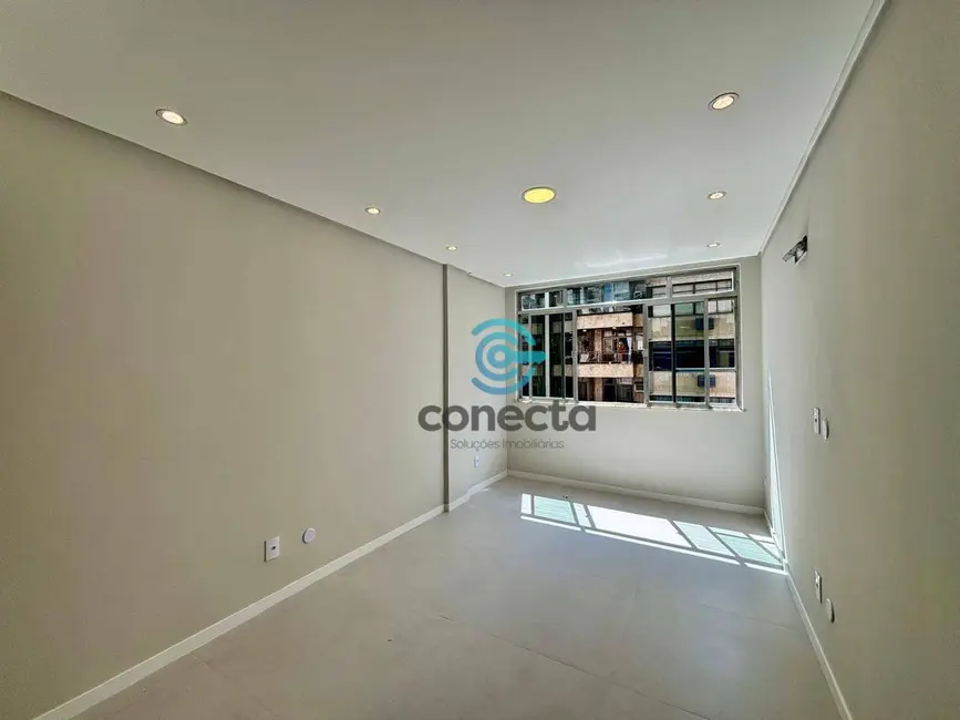 Foto 2 de Apartamento com 2 quartos à venda, 65m2 em Icaraí, Niteroi - RJ