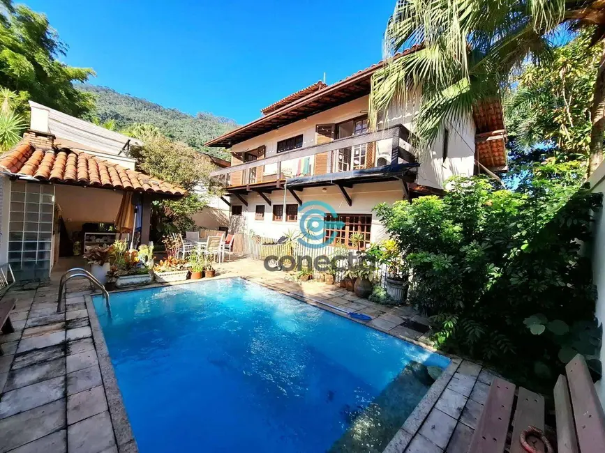 Casa com 4 quartos à venda e para alugar, 405m2 em São Francisco, Niteroi - RJ - imagem 2 Foto 2 de Casa com 4 quartos à venda e para alugar, 405m2 em São Francisco, Niteroi - RJ
