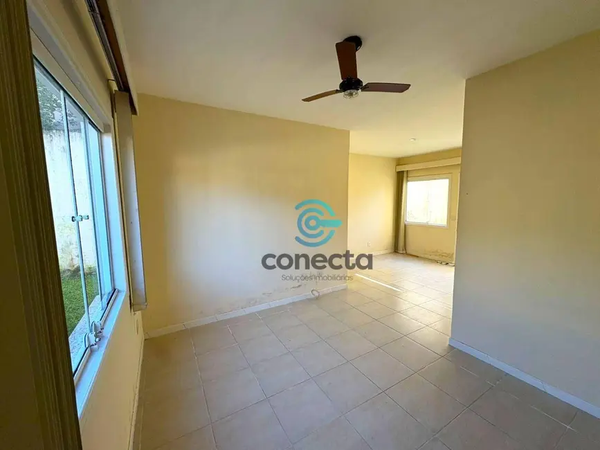 Casa com 3 quartos à venda e para alugar, 182m2 em Itaipu, Niteroi - RJ - imagem 5 Foto 5 de Casa com 3 quartos à venda e para alugar, 182m2 em Itaipu, Niteroi - RJ