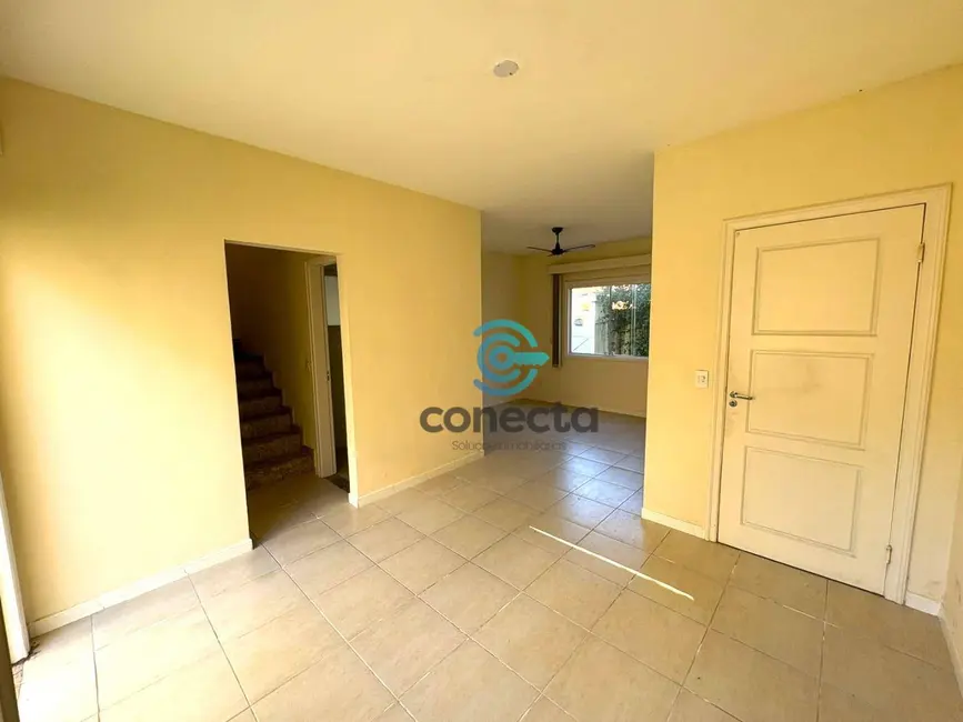 Casa com 3 quartos à venda e para alugar, 182m2 em Itaipu, Niteroi - RJ - imagem 4 Foto 4 de Casa com 3 quartos à venda e para alugar, 182m2 em Itaipu, Niteroi - RJ