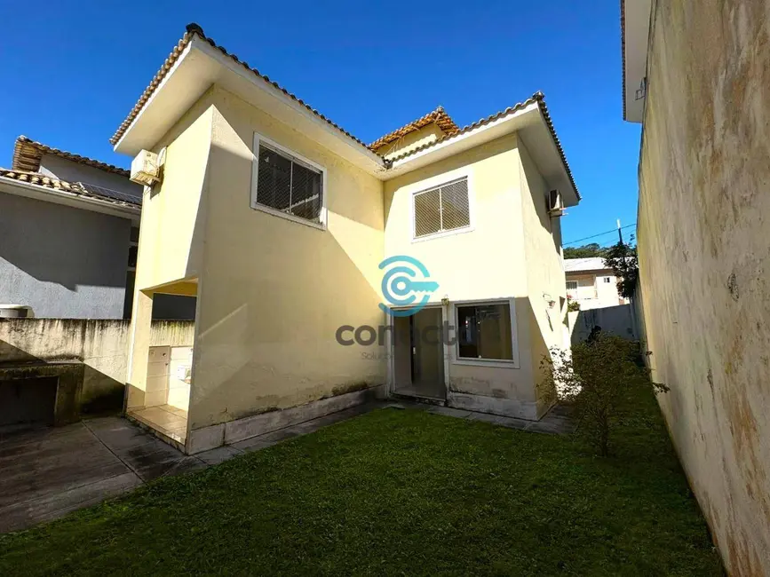 Casa com 3 quartos à venda e para alugar, 182m2 em Itaipu, Niteroi - RJ - imagem 2 Foto 2 de Casa com 3 quartos à venda e para alugar, 182m2 em Itaipu, Niteroi - RJ