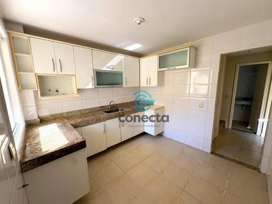 Casa com 3 quartos à venda e para alugar, 182m2 em Itaipu, Niteroi - RJ - imagem 7 Foto 7 de Casa com 3 quartos à venda e para alugar, 182m2 em Itaipu, Niteroi - RJ