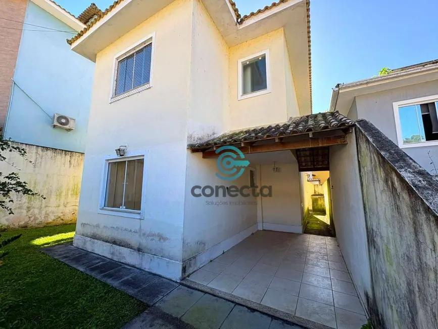 Casa com 3 quartos à venda e para alugar, 182m2 em Itaipu, Niteroi - RJ - imagem 3 Foto 3 de Casa com 3 quartos à venda e para alugar, 182m2 em Itaipu, Niteroi - RJ