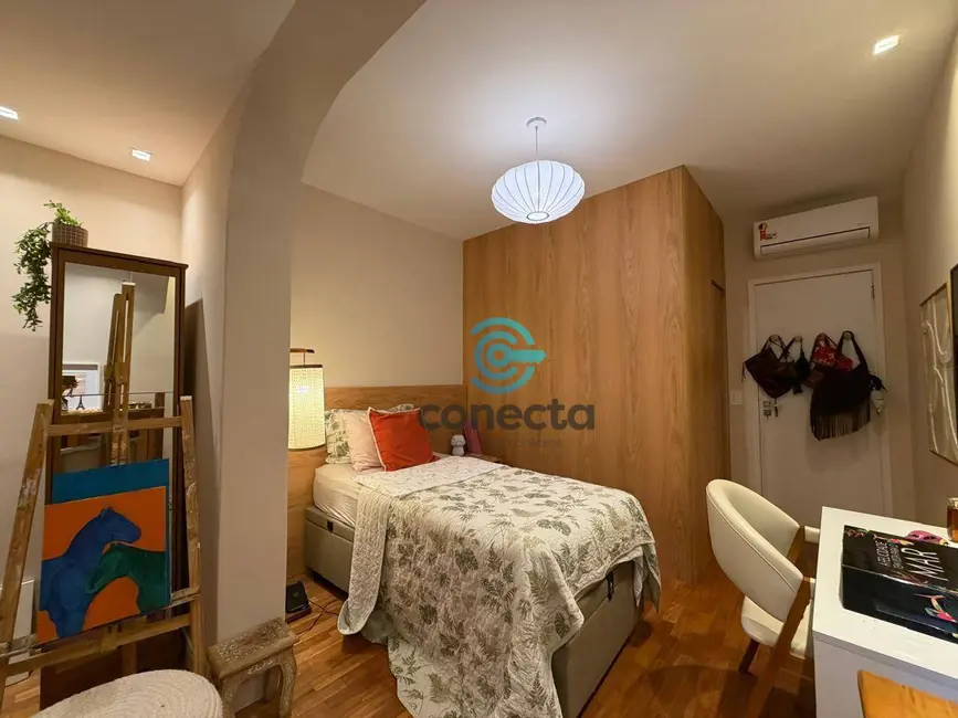 Apartamento com 3 quartos à venda, 202m2 em Icaraí, Niteroi - RJ - imagem 9 Foto 9 de Apartamento com 3 quartos à venda, 202m2 em Icaraí, Niteroi - RJ