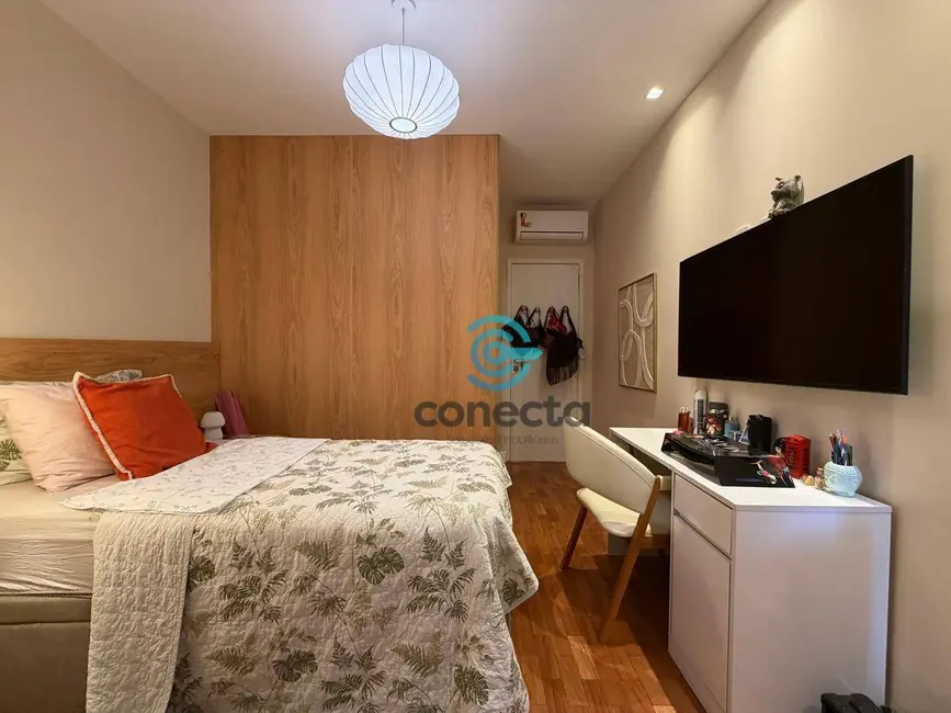 Apartamento com 3 quartos à venda, 202m2 em Icaraí, Niteroi - RJ - imagem 8 Foto 8 de Apartamento com 3 quartos à venda, 202m2 em Icaraí, Niteroi - RJ