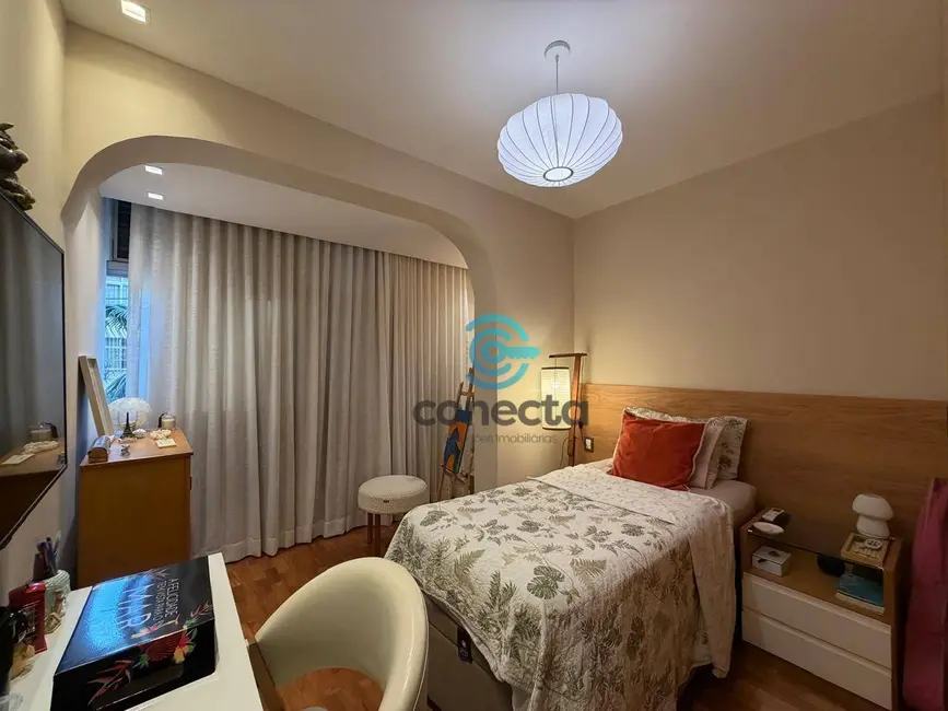 Apartamento com 3 quartos à venda, 202m2 em Icaraí, Niteroi - RJ - imagem 6 Foto 6 de Apartamento com 3 quartos à venda, 202m2 em Icaraí, Niteroi - RJ
