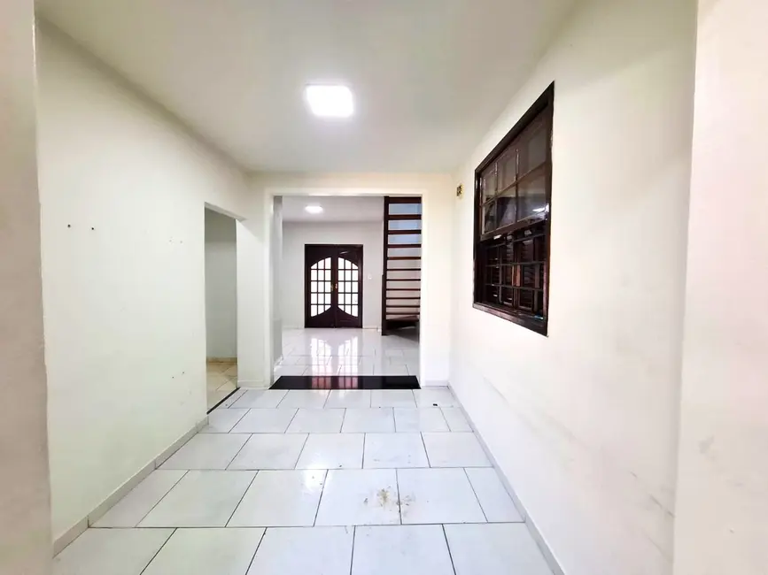 Casa de Condomínio com 3 quartos à venda e para alugar, 360m2 em Itaipu, Niteroi - RJ - imagem 5 Foto 5 de Casa de Condomínio com 3 quartos à venda e para alugar, 360m2 em Itaipu, Niteroi - RJ
