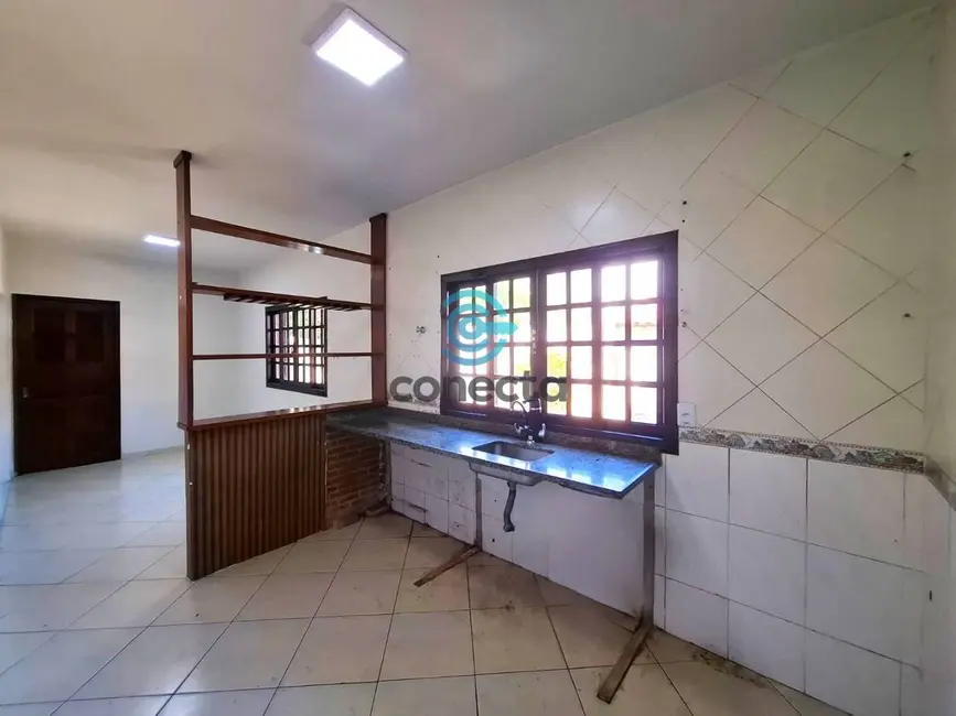 Casa de Condomínio com 3 quartos à venda e para alugar, 360m2 em Itaipu, Niteroi - RJ - imagem 9 Foto 9 de Casa de Condomínio com 3 quartos à venda e para alugar, 360m2 em Itaipu, Niteroi - RJ