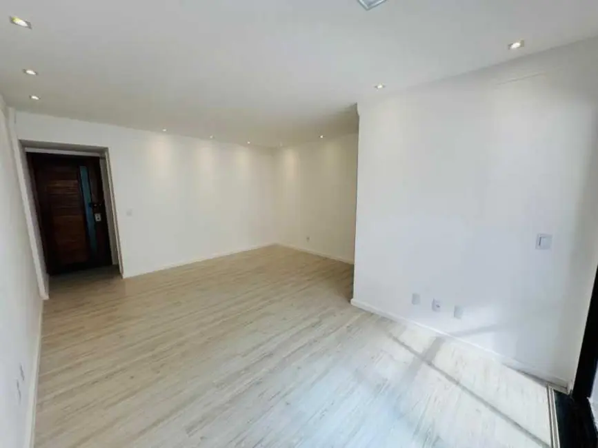 Apartamento com 3 quartos à venda, 94m2 em Salvador - BA - imagem 8 Foto 8 de Apartamento com 3 quartos à venda, 94m2 em Salvador - BA