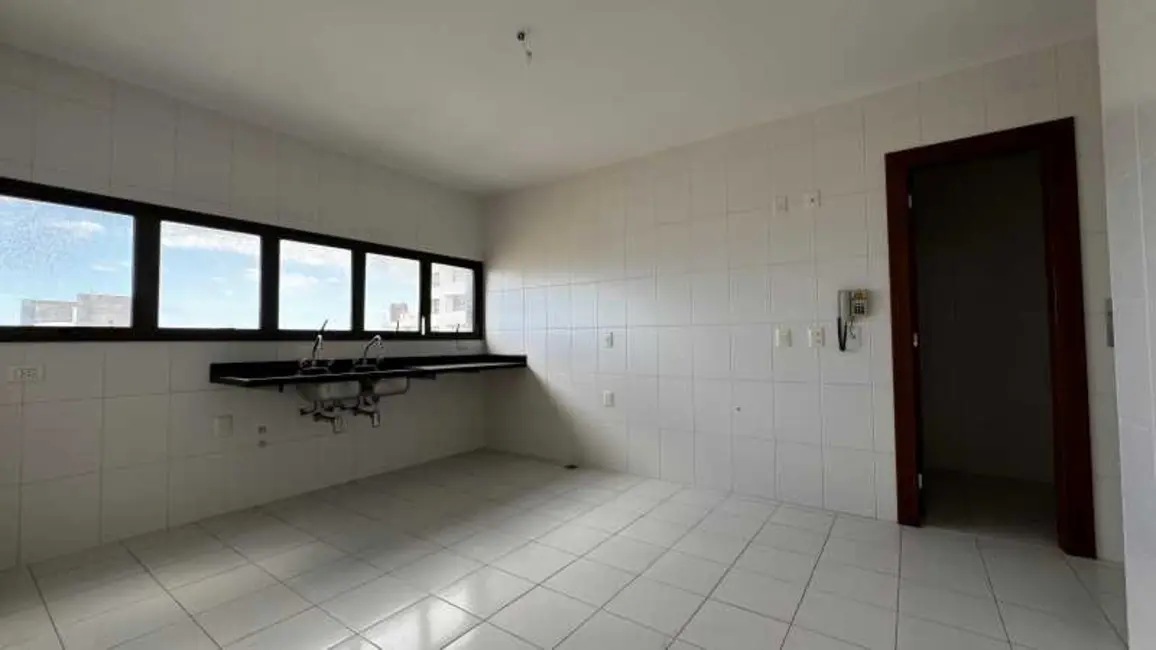 Apartamento com 4 quartos à venda, 384m2 em Salvador - BA - imagem 9 Foto 9 de Apartamento com 4 quartos à venda, 384m2 em Salvador - BA