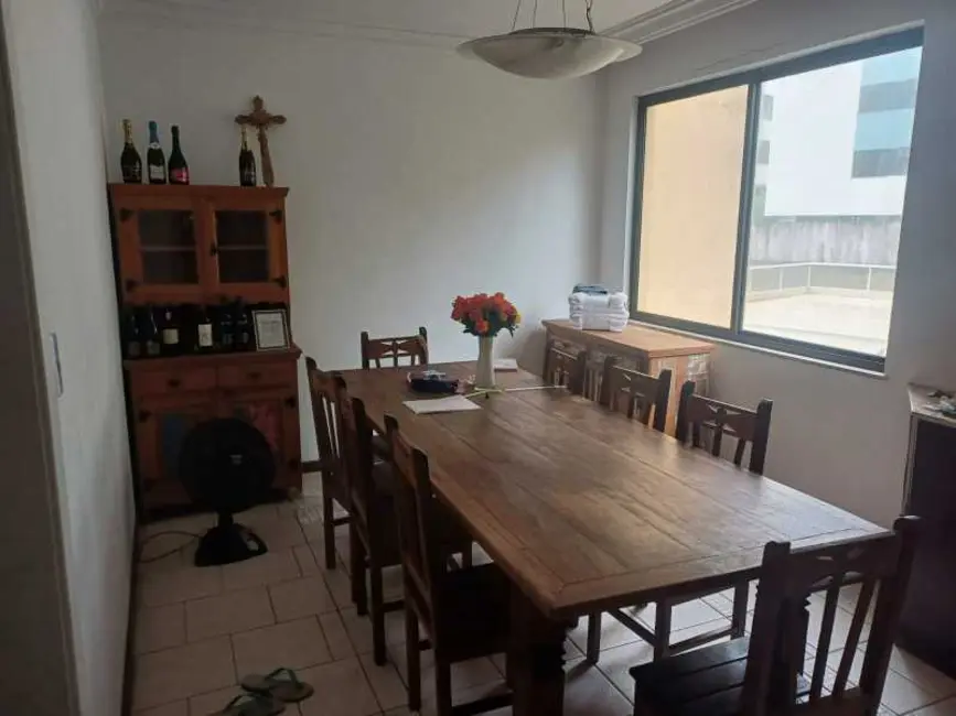 Apartamento com 3 quartos à venda, 240m2 em Salvador - BA - imagem 5 Foto 5 de Apartamento com 3 quartos à venda, 240m2 em Salvador - BA