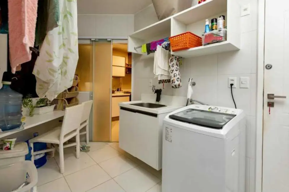Apartamento com 4 quartos à venda, 187m2 em Salvador - BA - imagem 9 Foto 9 de Apartamento com 4 quartos à venda, 187m2 em Salvador - BA