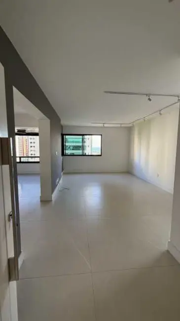 Foto 3 de Apartamento com 4 quartos à venda, 187m2 em Salvador - BA