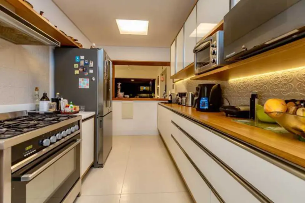 Apartamento com 4 quartos à venda, 187m2 em Salvador - BA - imagem 8 Foto 8 de Apartamento com 4 quartos à venda, 187m2 em Salvador - BA