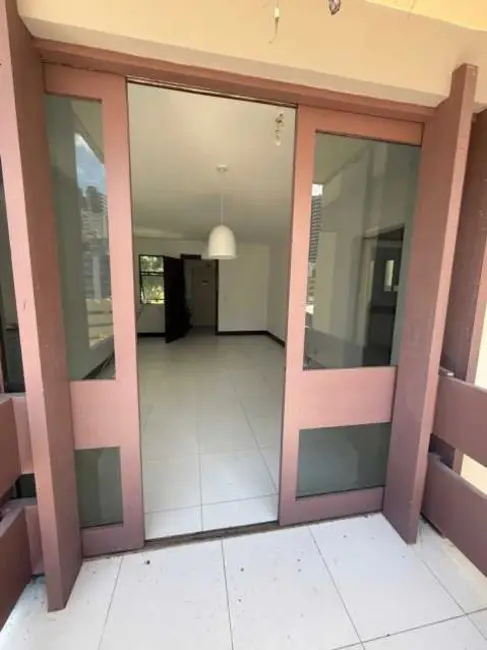 Apartamento com 3 quartos à venda, 104m2 em Salvador - BA - imagem 5 Foto 5 de Apartamento com 3 quartos à venda, 104m2 em Salvador - BA