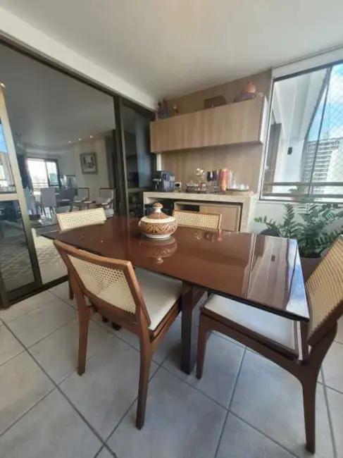Foto 2 de Apartamento com 3 quartos à venda, 140m2 em Salvador - BA