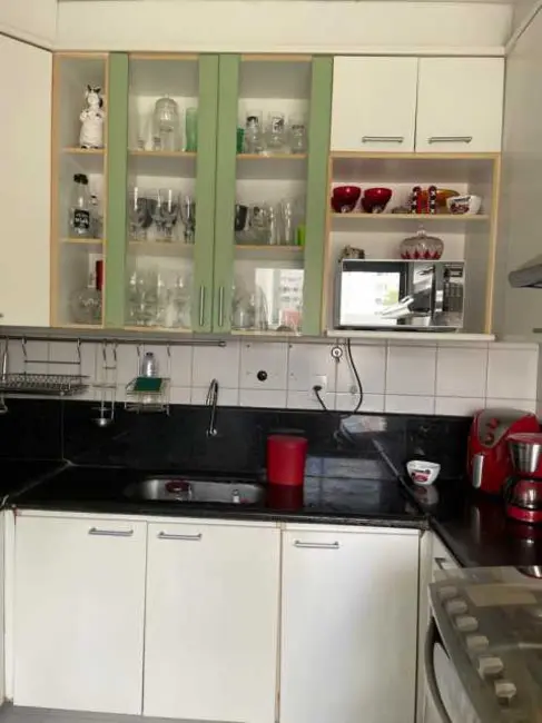 Apartamento com 4 quartos à venda, 138m2 em Salvador - BA - imagem 8 Foto 8 de Apartamento com 4 quartos à venda, 138m2 em Salvador - BA