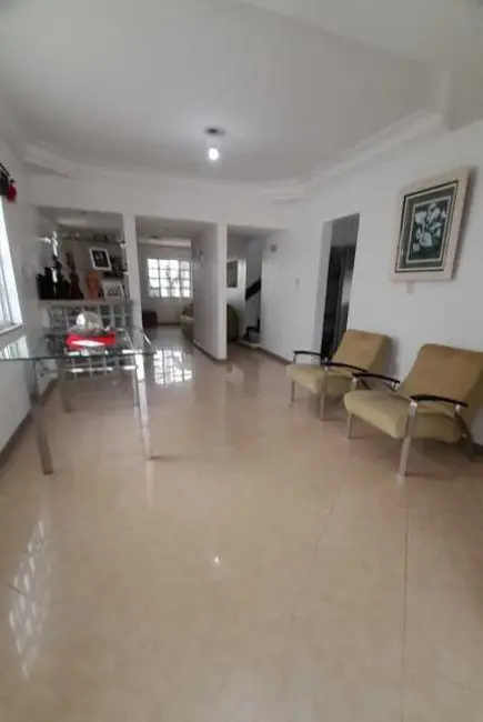 Casa com 4 quartos à venda, 215m2 em Salvador - BA - imagem 2 Foto 2 de Casa com 4 quartos à venda, 215m2 em Salvador - BA