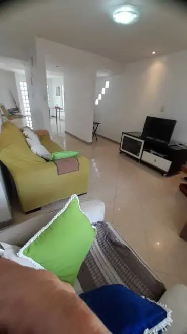 Casa com 4 quartos à venda, 215m2 em Salvador - BA - imagem 3 Foto 3 de Casa com 4 quartos à venda, 215m2 em Salvador - BA