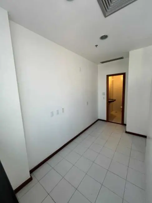 Sala Comercial à venda, 31m2 em Salvador - BA - imagem 8 Foto 8 de Sala Comercial à venda, 31m2 em Salvador - BA