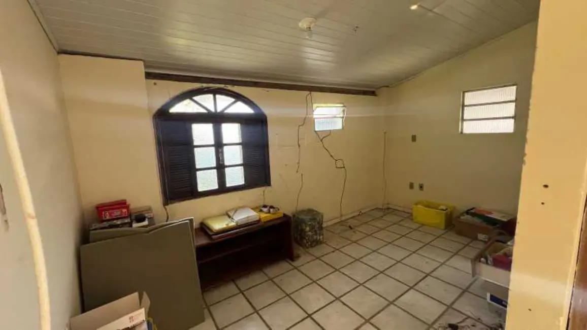Foto 2 de Casa com 7 quartos à venda, 195m2 em Salvador - BA