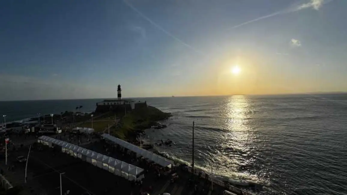 Foto 2 de Apartamento com 4 quartos à venda, 180m2 em Salvador - BA