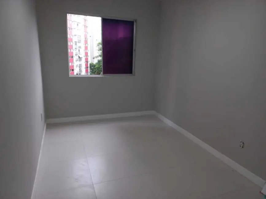 Apartamento com 3 quartos à venda, 70m2 em Salvador - BA - imagem 5 Foto 5 de Apartamento com 3 quartos à venda, 70m2 em Salvador - BA
