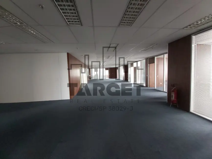 Loja para alugar, 680m2 em Barueri - SP - imagem 2 Foto 2 de Loja para alugar, 680m2 em Barueri - SP