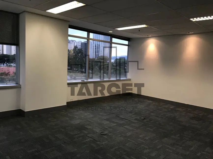 Loja para alugar, 680m2 em Barueri - SP - imagem 6 Foto 6 de Loja para alugar, 680m2 em Barueri - SP