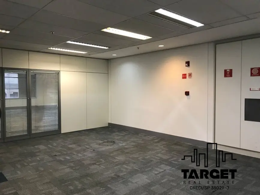Loja para alugar, 1358m2 em Barueri - SP - imagem 6 Foto 6 de Loja para alugar, 1358m2 em Barueri - SP