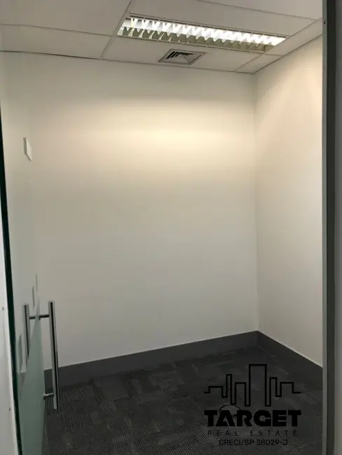 Loja para alugar, 1358m2 em Barueri - SP - imagem 7 Foto 7 de Loja para alugar, 1358m2 em Barueri - SP