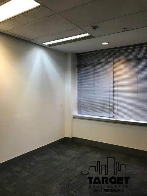 Foto 9 de Loja à venda e para alugar, 1020m2 em Barueri - SP