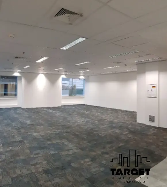 Foto 3 de Loja à venda, 107m2 em Barueri - SP