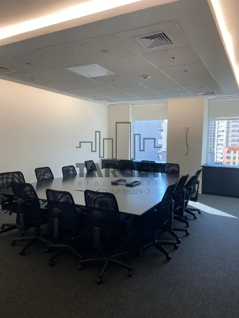 Foto 4 de Loja para alugar, 1350m2 em Vila Olímpia, São Paulo - SP