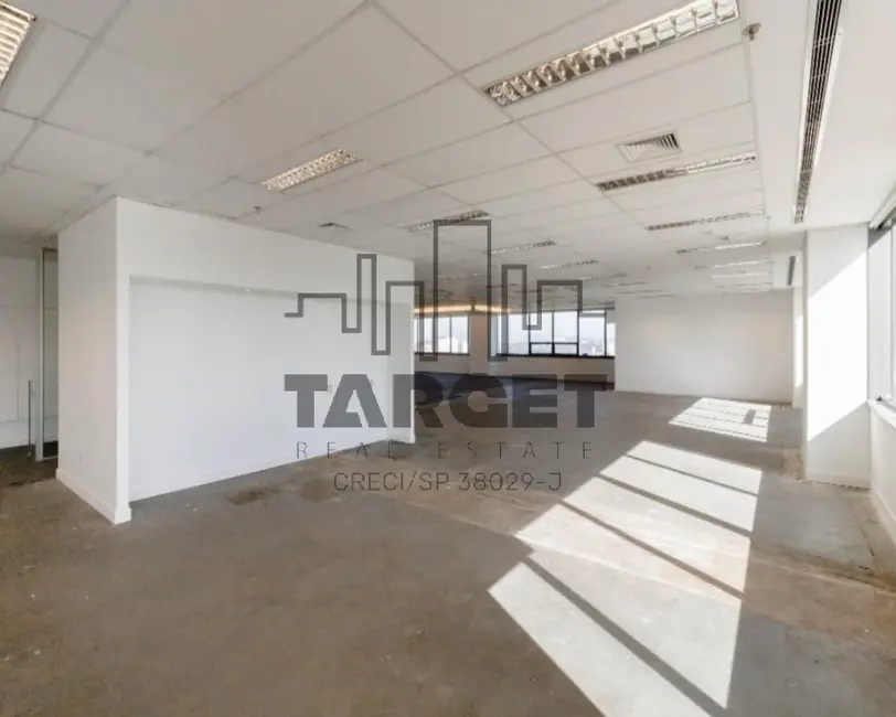 Foto 4 de Loja à venda, 1735m2 em Barueri - SP