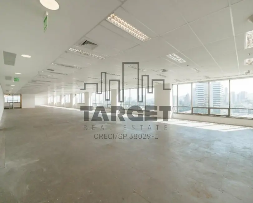 Foto 9 de Loja à venda, 1735m2 em Barueri - SP