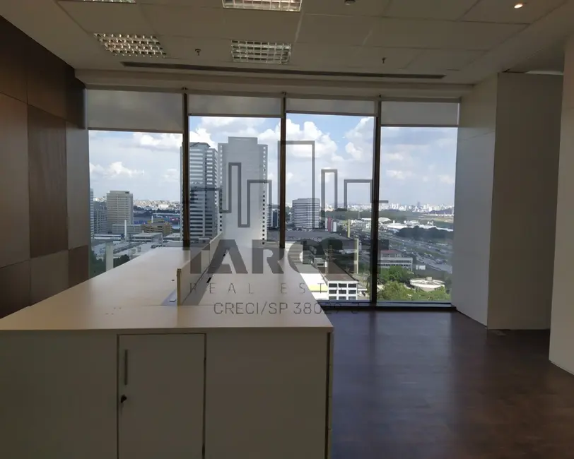 Loja à venda e para alugar, 1330m2 em Barueri - SP - imagem 7 Foto 7 de Loja à venda e para alugar, 1330m2 em Barueri - SP