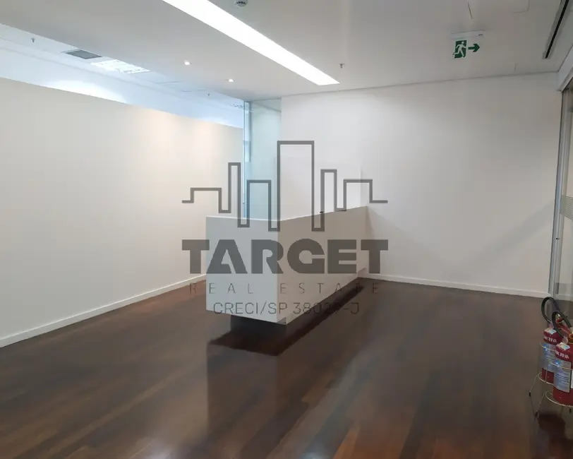 Loja à venda e para alugar, 1330m2 em Barueri - SP - imagem 4 Foto 4 de Loja à venda e para alugar, 1330m2 em Barueri - SP