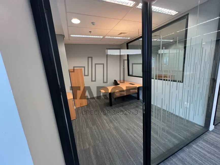 Loja para alugar, 1930m2 em Vila Cordeiro, São Paulo - SP - imagem 4 Foto 4 de Loja para alugar, 1930m2 em Vila Cordeiro, São Paulo - SP