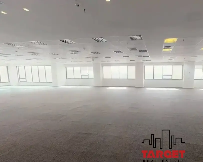 Foto 2 de Loja à venda e para alugar, 2200m2 em Tamboré, Barueri - SP