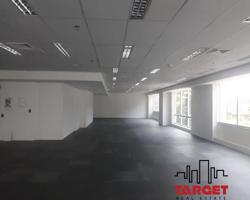 Loja à venda e para alugar, 485m2 em Barueri - SP - imagem 9 Foto 9 de Loja à venda e para alugar, 485m2 em Barueri - SP