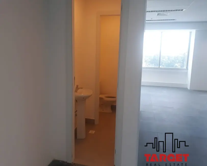 Loja à venda e para alugar, 485m2 em Barueri - SP - imagem 8 Foto 8 de Loja à venda e para alugar, 485m2 em Barueri - SP