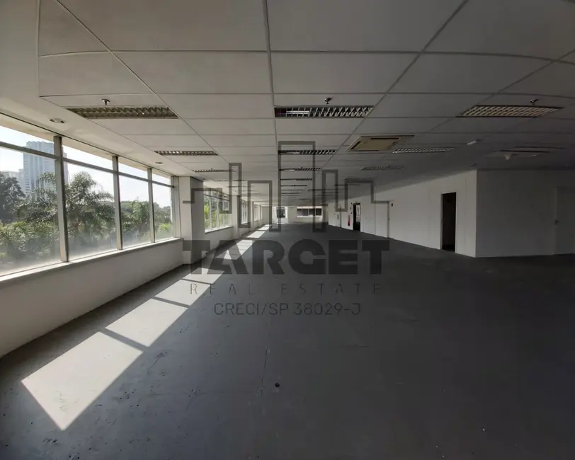 Loja para alugar, 680m2 em Barueri - SP - imagem 1 Foto 1 de Loja para alugar, 680m2 em Barueri - SP