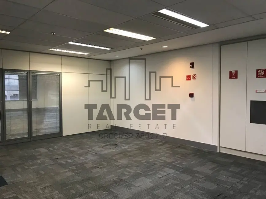 Loja para alugar, 680m2 em Barueri - SP - imagem 7 Foto 7 de Loja para alugar, 680m2 em Barueri - SP
