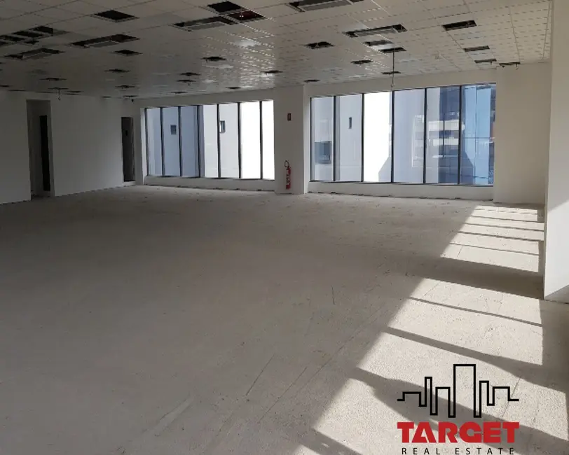 Loja à venda e para alugar, 650m2 em Vila Olímpia, São Paulo - SP - imagem 3 Foto 3 de Loja à venda e para alugar, 650m2 em Vila Olímpia, São Paulo - SP