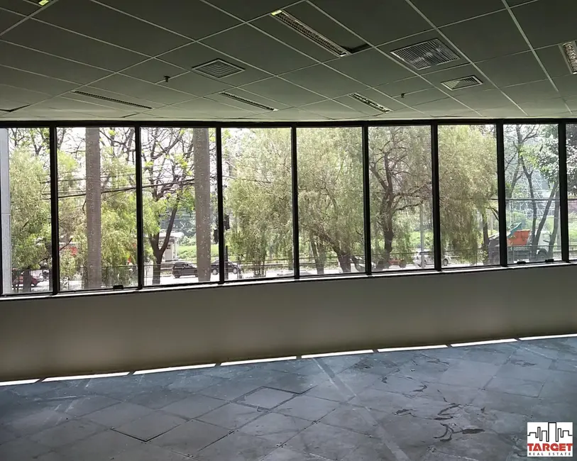 Loja à venda e para alugar, 737m2 em São Paulo - SP - imagem 4 Foto 4 de Loja à venda e para alugar, 737m2 em São Paulo - SP