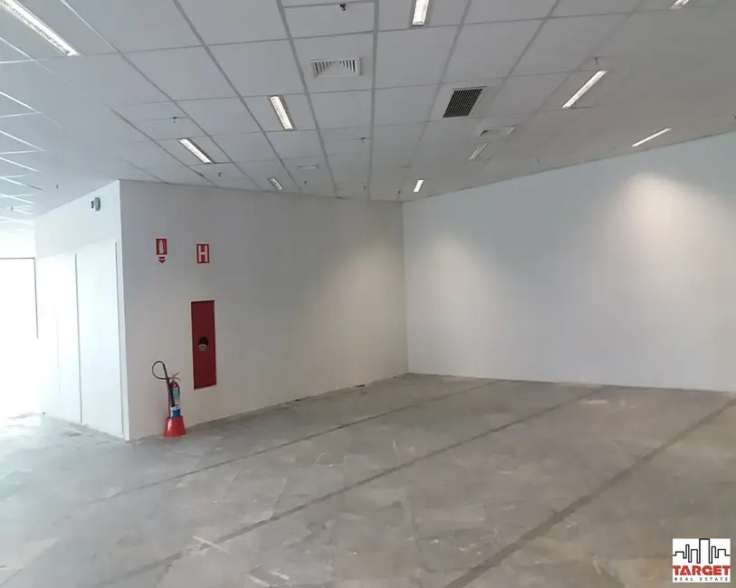 Loja à venda e para alugar, 737m2 em São Paulo - SP - imagem 8 Foto 8 de Loja à venda e para alugar, 737m2 em São Paulo - SP